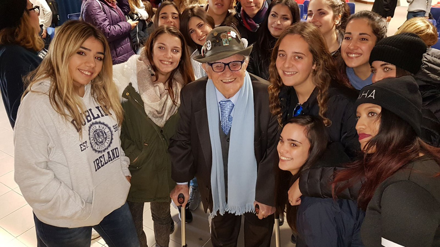 20/11/17 – L’alpino Valentino di Franco incontra gli studenti
